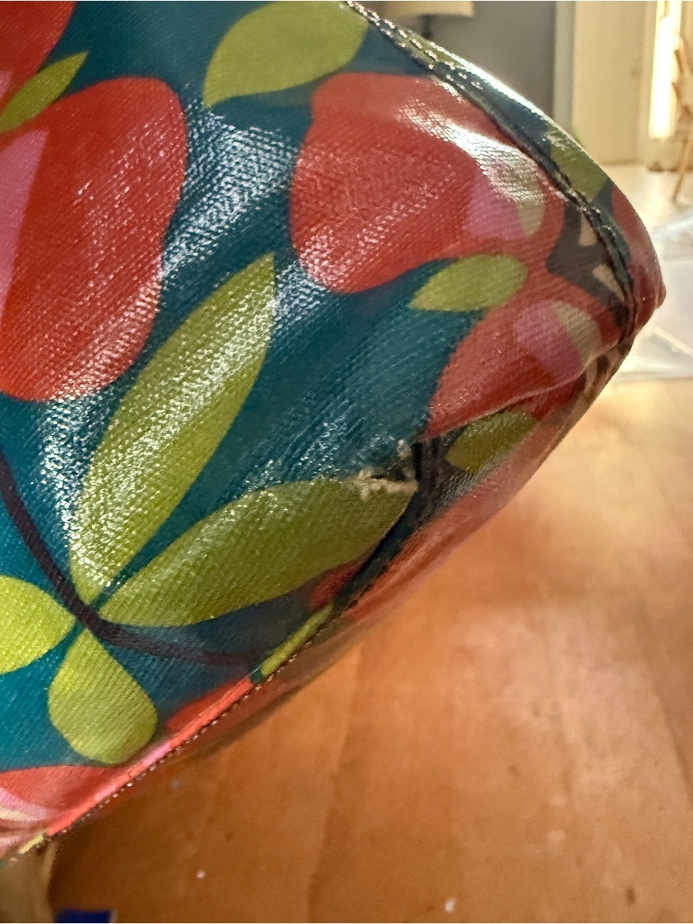 Fossil Key-Per tote bag featuring a vibrant, colorful floral pattern, guc - Picture 4 of 14